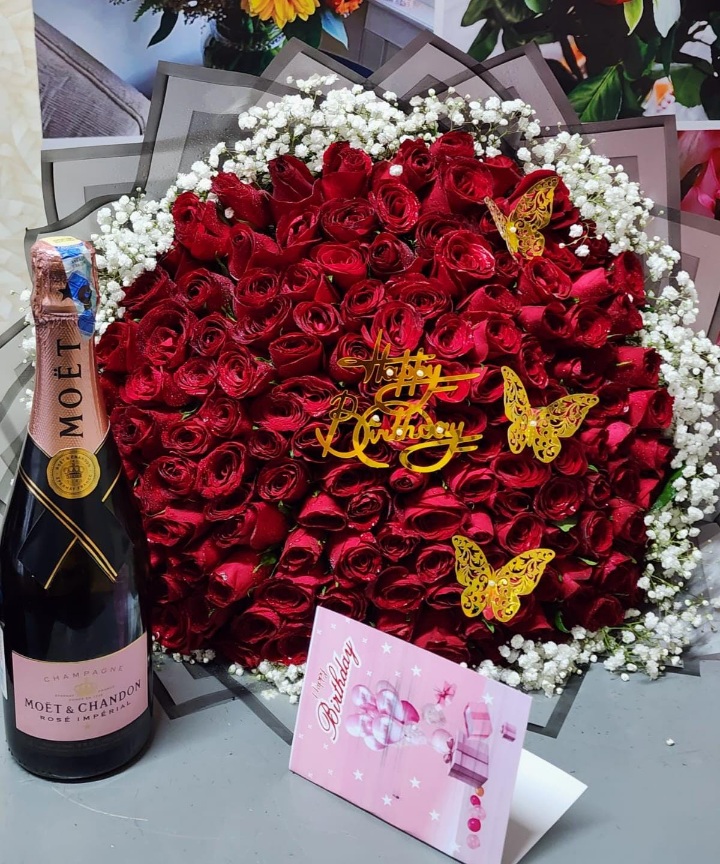 Red roses Bouquet and moet champagne