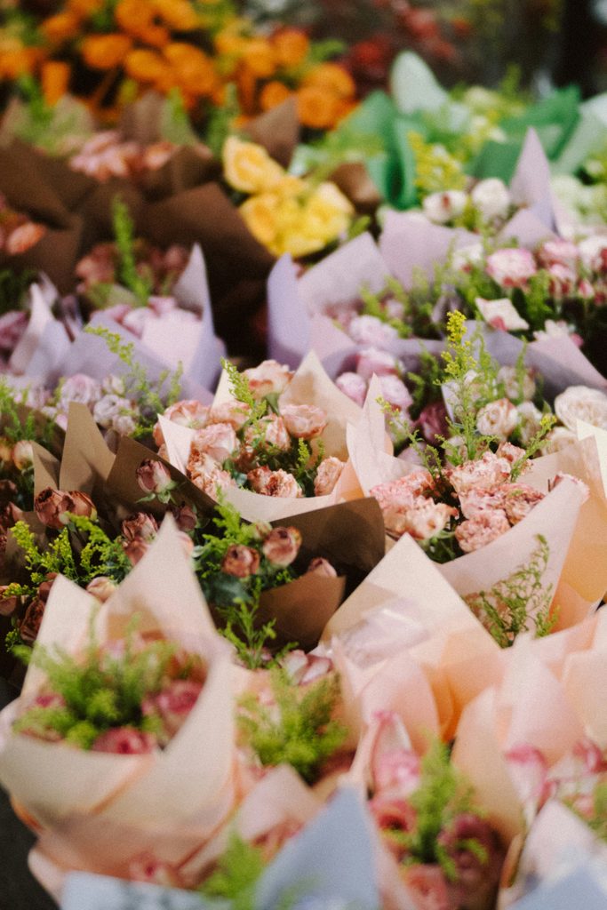 how much do 20 roses cost in Kenya
